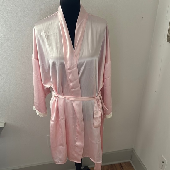 Morgan Taylor light pink lace trim intimates night robe Sz M / L - Picture 1 of 4